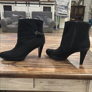 Elegant Black Ankle Boots